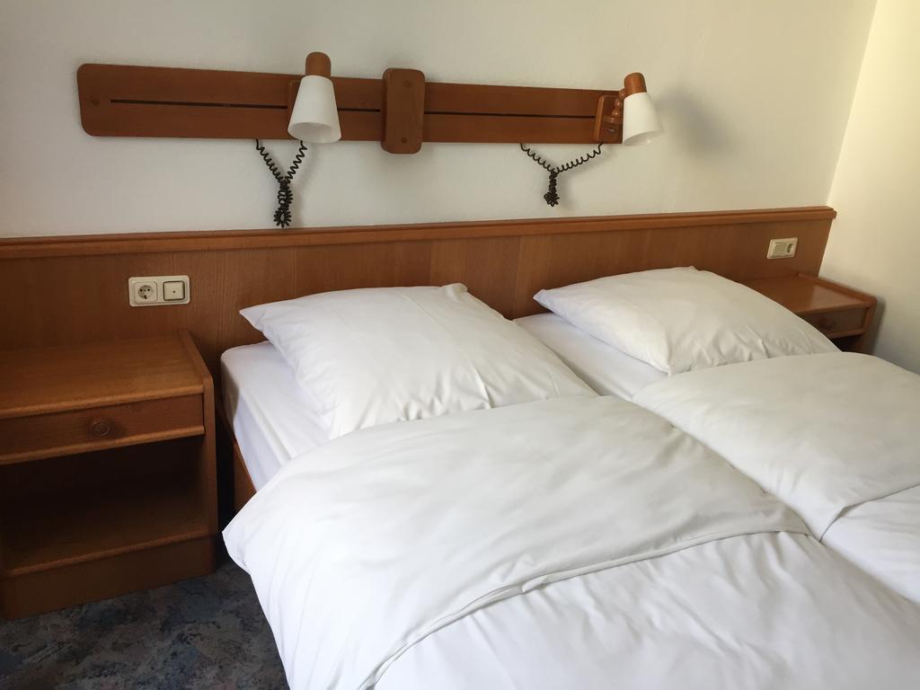 Hotel Stadt Mainz Schwabenheim an der Selz Pokoj fotografie