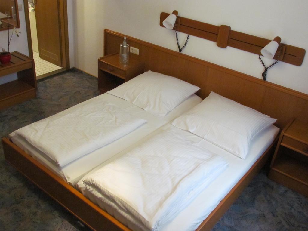 Hotel Stadt Mainz Schwabenheim an der Selz Pokoj fotografie